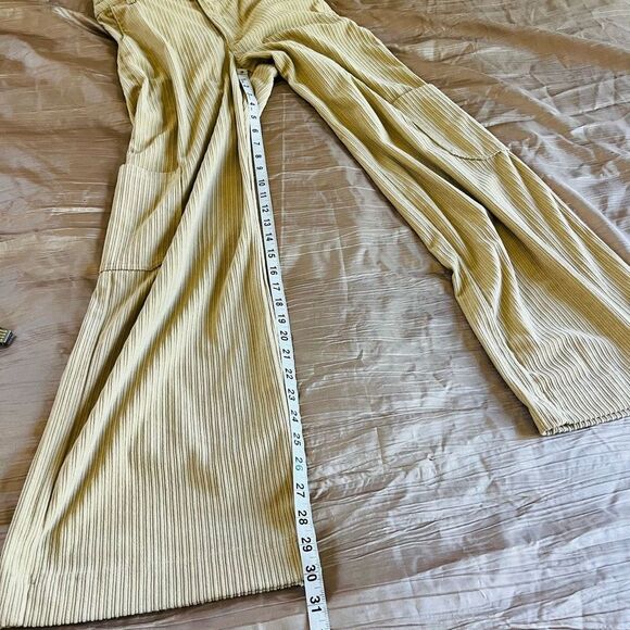 Wild Fable Tan wide leg Corduroy cargo side pocket pants size xxs see measuremen - Picture 9 of 9